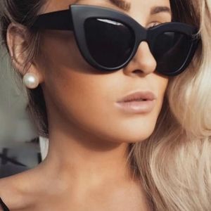 Kara and Kate cats eye sunglasses black 400 UV